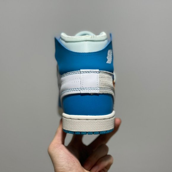 Off-White x Air Jordan 1 Retro High OG \'UNC\'